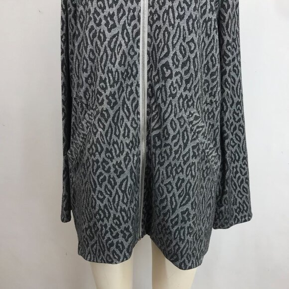 SOFT SURROUNDINGS - WOMEN'S LARGE - GRAY FULL ZIP HOODED ANIMAL PRINT JACKET - Picture 3 of 9